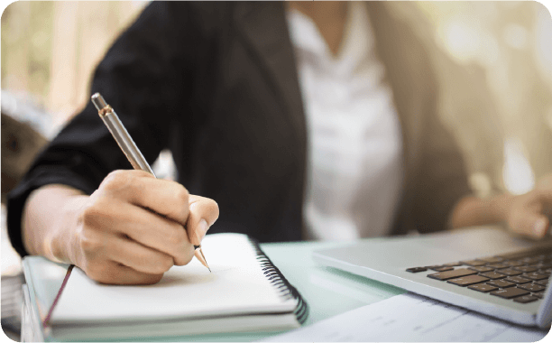 Estudiante cursando la modalidad online